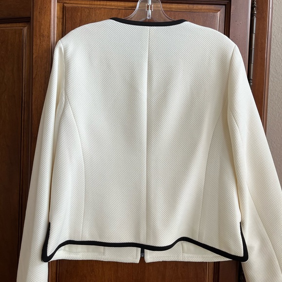 Black & White Blazer Jacket - Picture 3 of 9